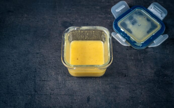 Vinaigrette emulsified in the jar Vinaigrette emulsified in the jar