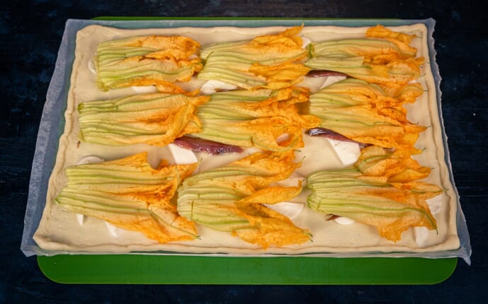 Anchovy and Zucchini Flower Pizza: Step 5.