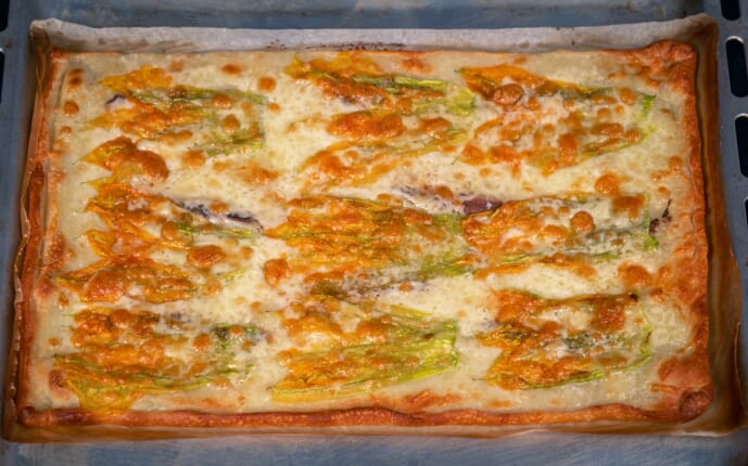 Anchovy and Zucchini Flower Pizza: Step 7.