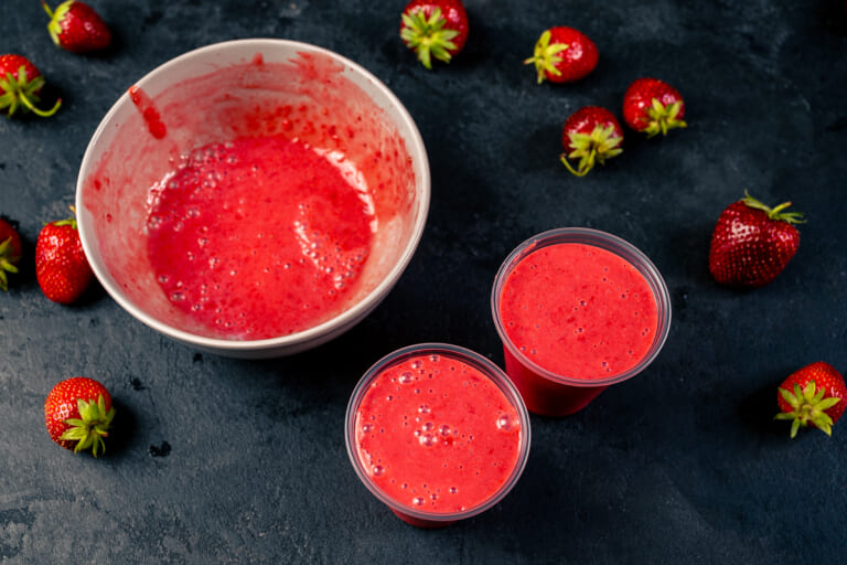Two-ingredient Strawberry Ice Cream with Condensed Milk: Step 3.