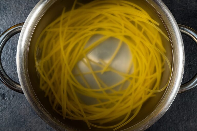 Cooked spaghetti in a pot