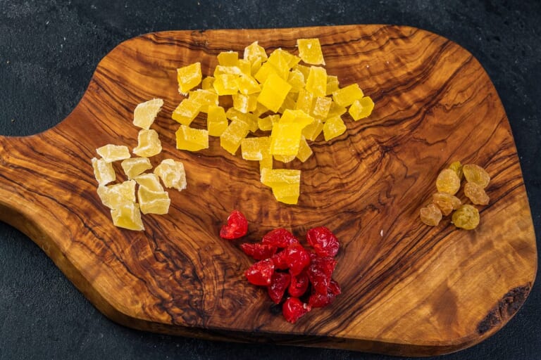 Cutting the candied fruits
